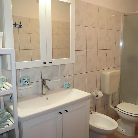 Holiday home Milva - Lbn375 By Interhome